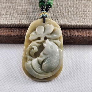 Grade A Fisch mit Lotus tragen Idiom 連年 liebsten 餘 gut geschnitzten unbehandelten natürlichen Jadeit Jade Anhänger mit Halskette Kordel