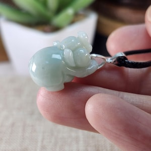 Grade A jade lovely little cute 3D piggy well carved untreated natural jadeite jade pendant with necklace cord