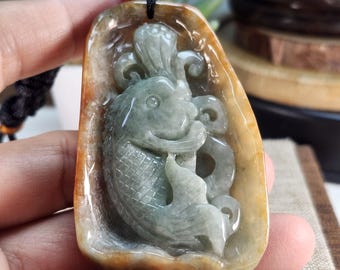 翡翠 蓮の花と魚の彫刻 グレードAの美しい蓮の花の彫刻が施された未処理の天然半透明翡翠S925