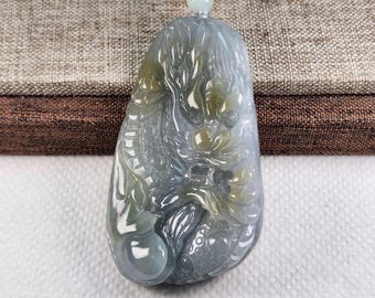 Ciondolo in giada naturale non trattata con drago di giada di grado A, ben scolpito, con cordino per collana