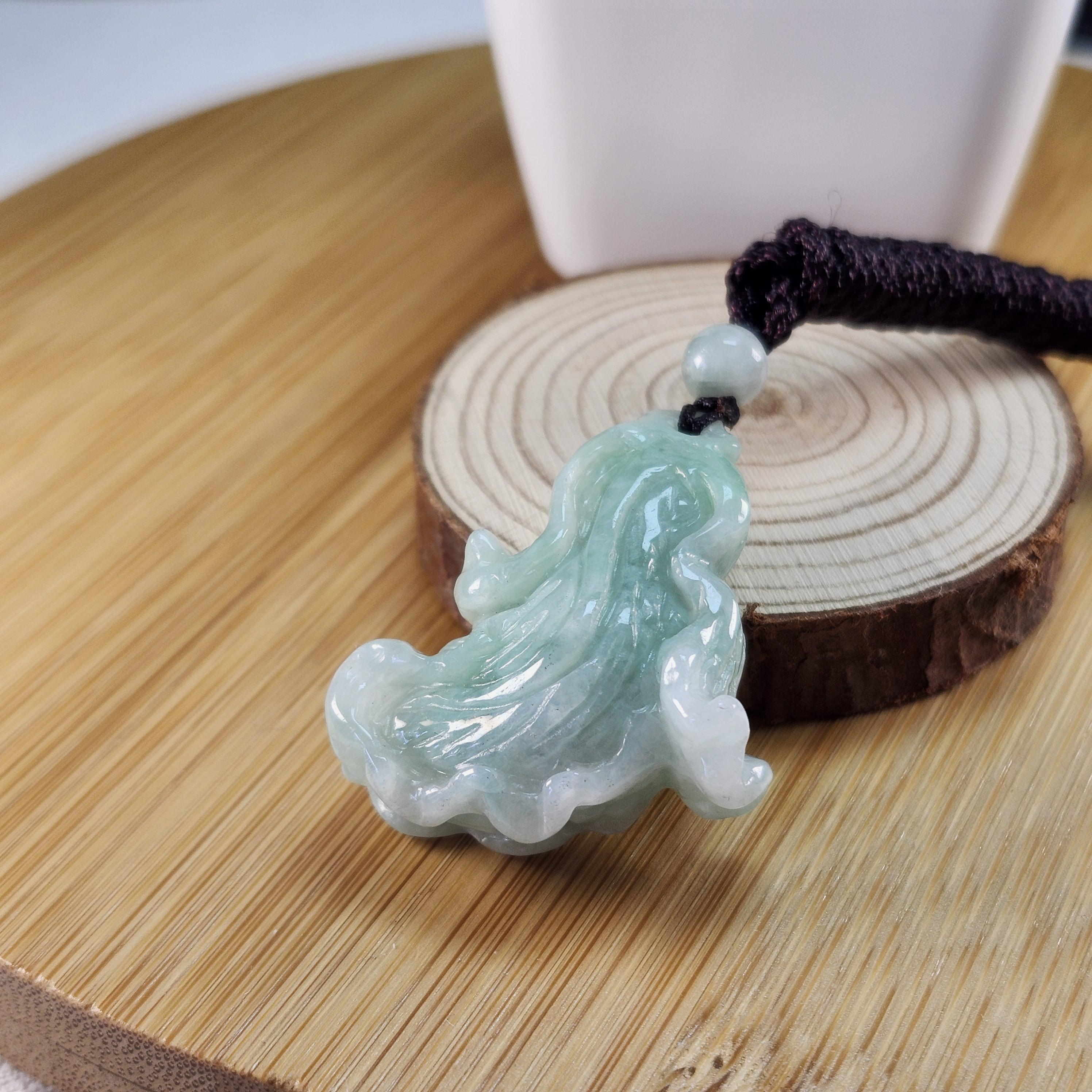 珍しい形の3D白菜大白菜、よく彫られた未処理の天然翡翠のペンダント 珍しい形の3D白菜大白菜、よく彫られた未処理の天然翡翠のペンダント