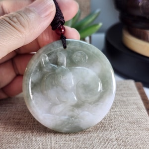 Well carved zodiac rabbit untreated natural jadeite jade pendant with adjustable necklace cord
