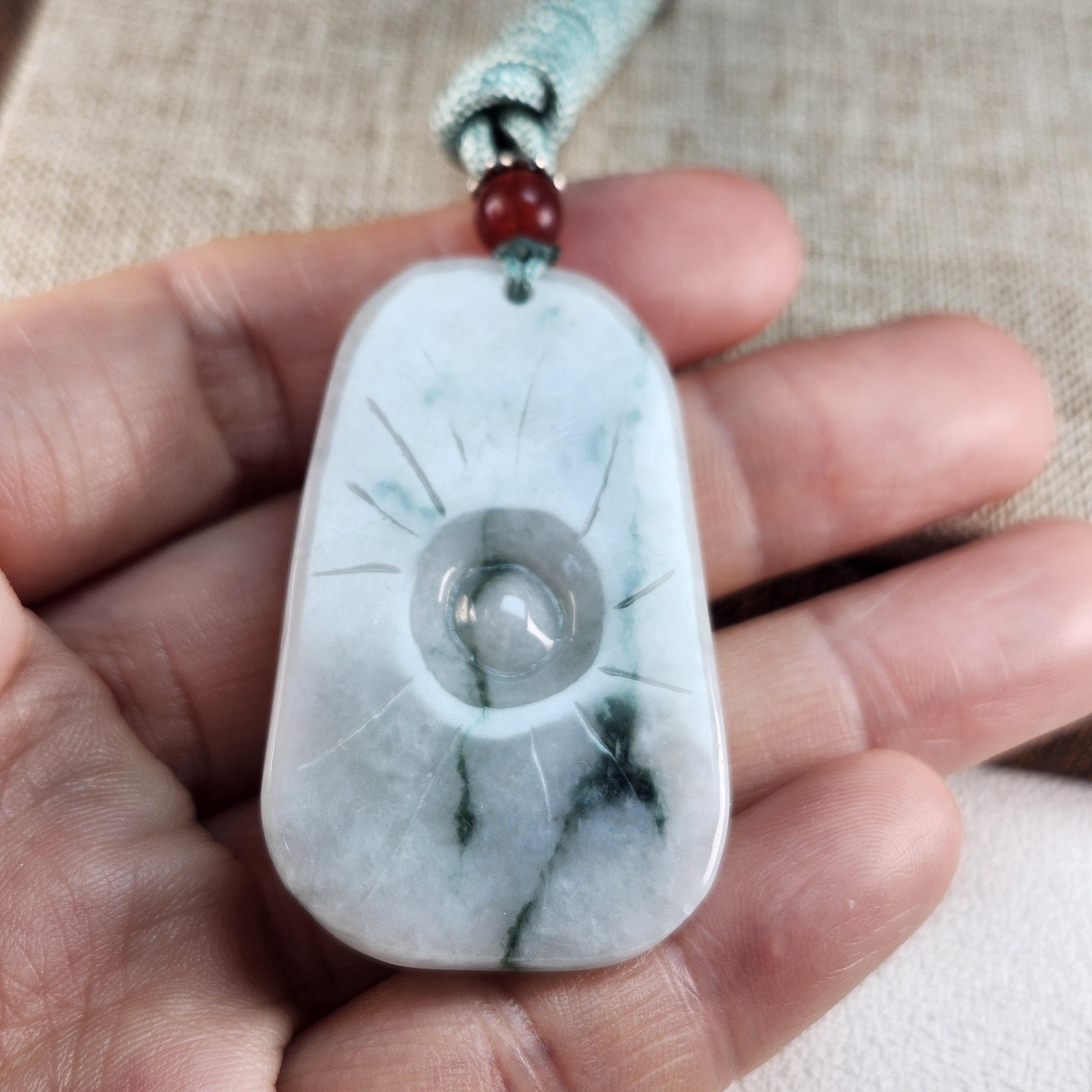 翡翠 魚彫刻 ペンダント ネックレス アクセサリー 彫刻 翡翠彫刻：鯉の
