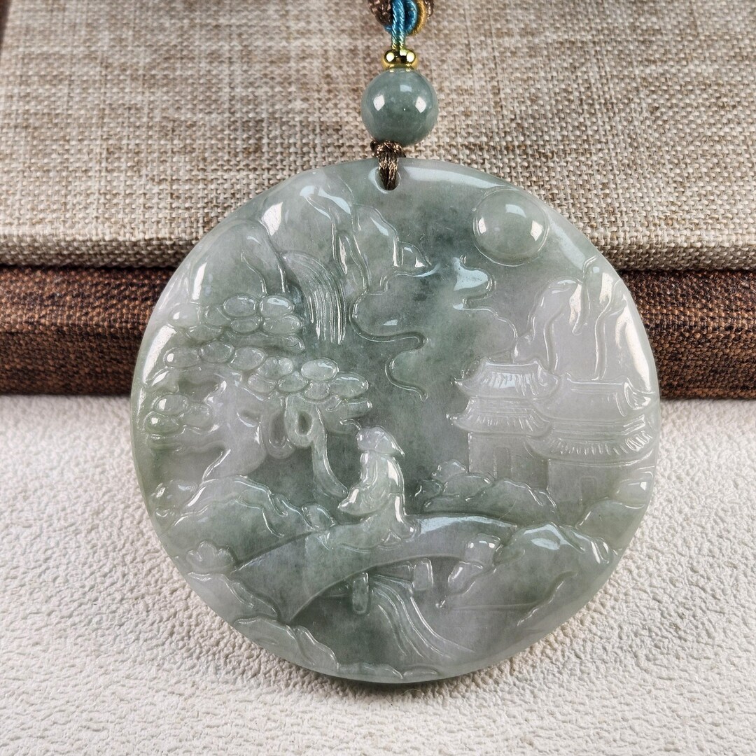 グレードA翡翠の美しい風景模様の丸い形の天然翡翠ペンダント