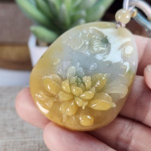 Grade A jade beautiful 3D peony flower untreated natural jadeite jade pendant with pretty necklace cord