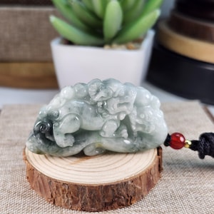 Pair of wealth PiXiu absorbs money untreated natural jadeite jade double-sided pendant with necklace cord