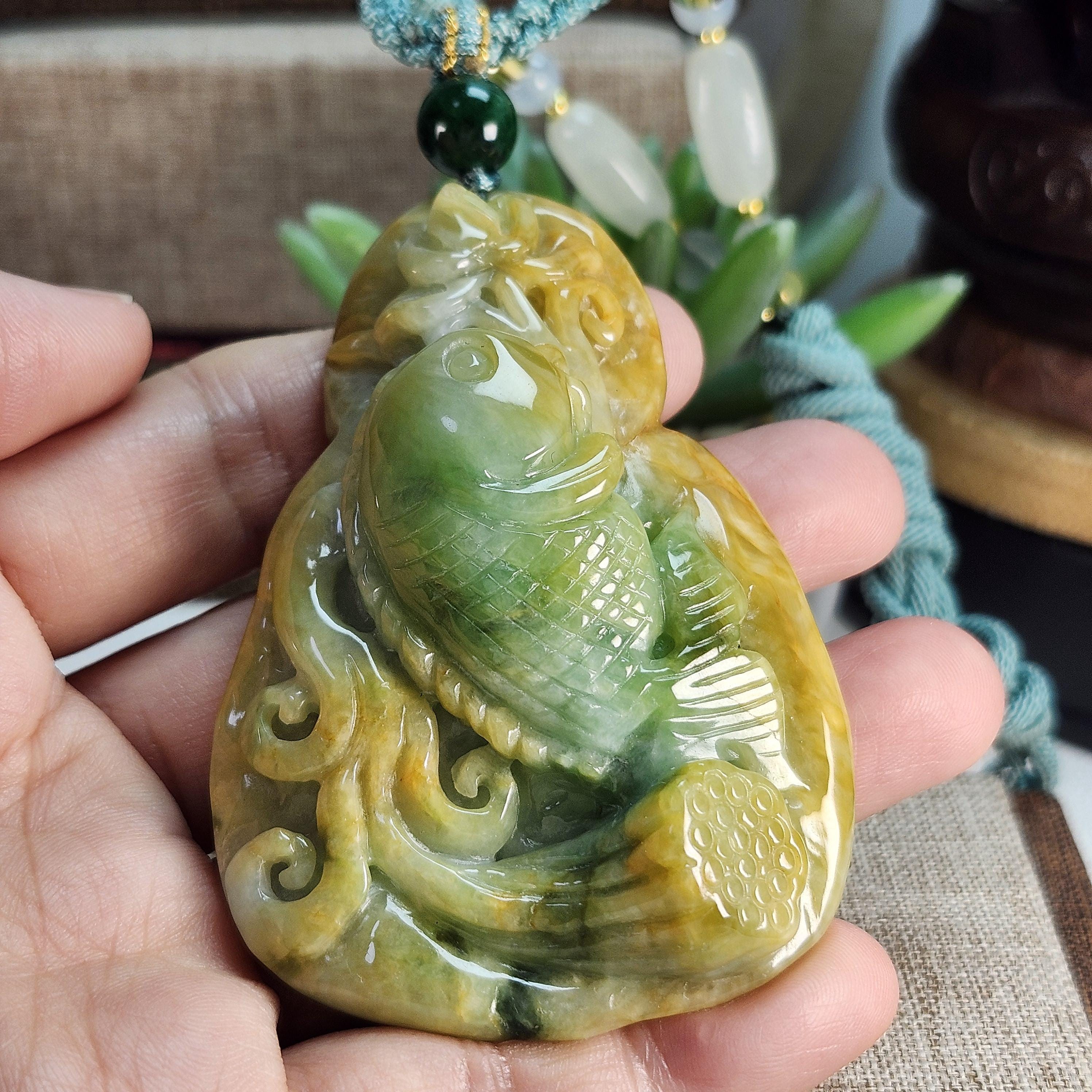 翡翠 魚彫刻 ペンダント ネックレス アクセサリー 彫刻 翡翠彫刻：鯉の