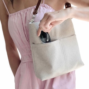 Casual Bag, Simple Tote in Woven Linen with Leather Strap image 2