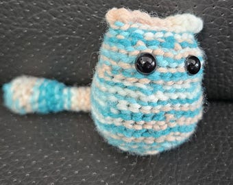 Ganchillo - Gatito pequeñito junto al mar