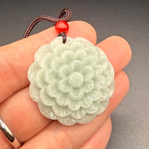 本物の白翡翠の花のネックレス、花の蓮のペンダント、手作りの