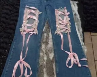 Vaqueros de hadas estilo indie hippie kawaii pastel.