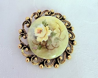 Vintage Brooch Floral Cabochon Goldtone