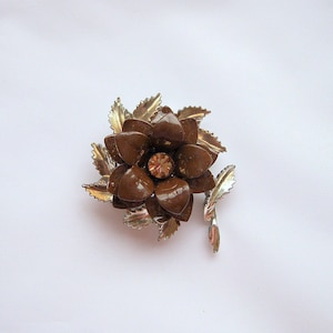 Vintage Flower Brooch Enamel Goldtone Rhinestone image 1