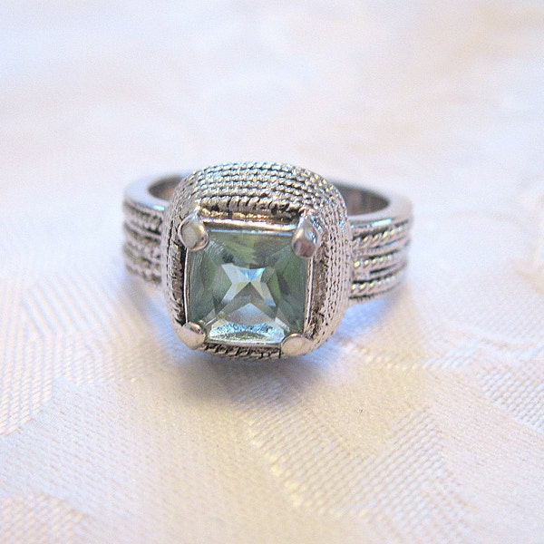 Vintage Sterling Silver Ring Aquamarine Colored Stone Size 8