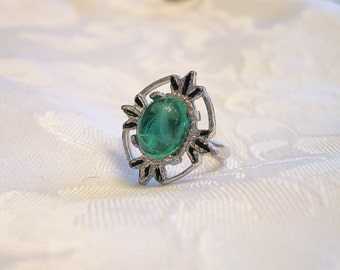 Vintage Cabochon Ring Green Silvertone Adjustable