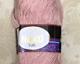 3-Ply Sport Weight 100/% Acrylic Color #13 Light Rose Bucilla Sport Yarn Dye Lot # 2637.
