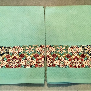 Blue Floral Fabric Strip Towel Set: Decorative Kitchen Hand Towels