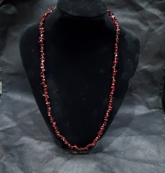 Vintage bright garnet beaded necklace - image 1