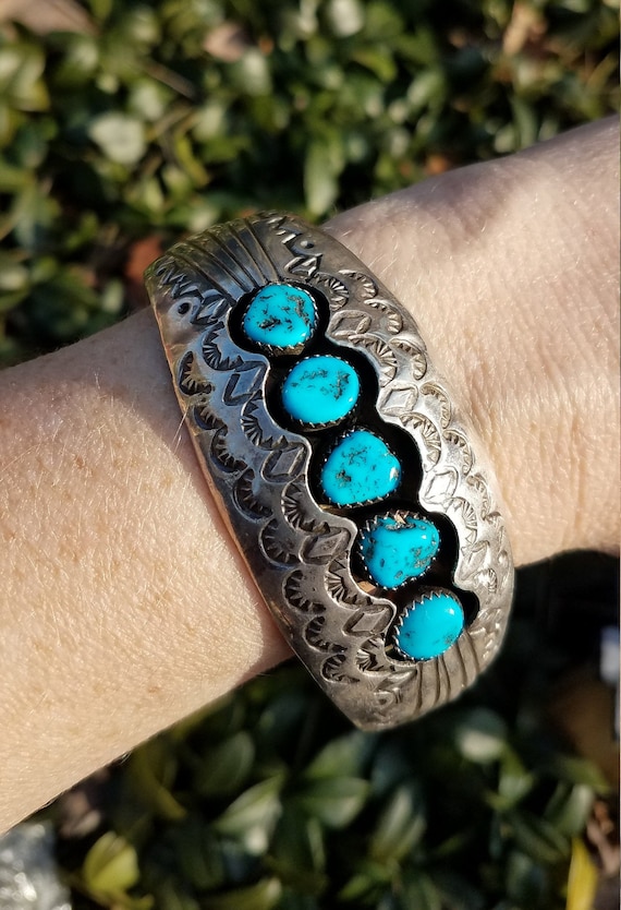 Waving Needle Turquoise Vintage Native American Navajo Sterling Silver Bracelet Cuff Waving Needle Turquoise Vintage Native American Navajo Sterling Silver Bracelet Cuff