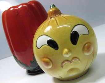 Vintage vegetable shakers