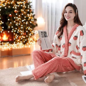 Womens fuzzy christmas pajamas hotsell