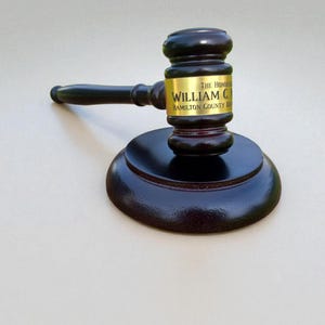 Engraved Gavel, Personalized Judge Gift, Custom Wooden Gavel Set, Lawyer Award, Retirement Keepsake, Gavel with Plate, Gift for Auctioneer