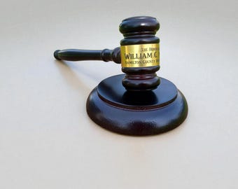 Engraved Gavel, Personalized Judge Gift, Custom Wooden Gavel Set, Lawyer Award, Retirement Keepsake, Gavel with Plate, Gift for Auctioneer