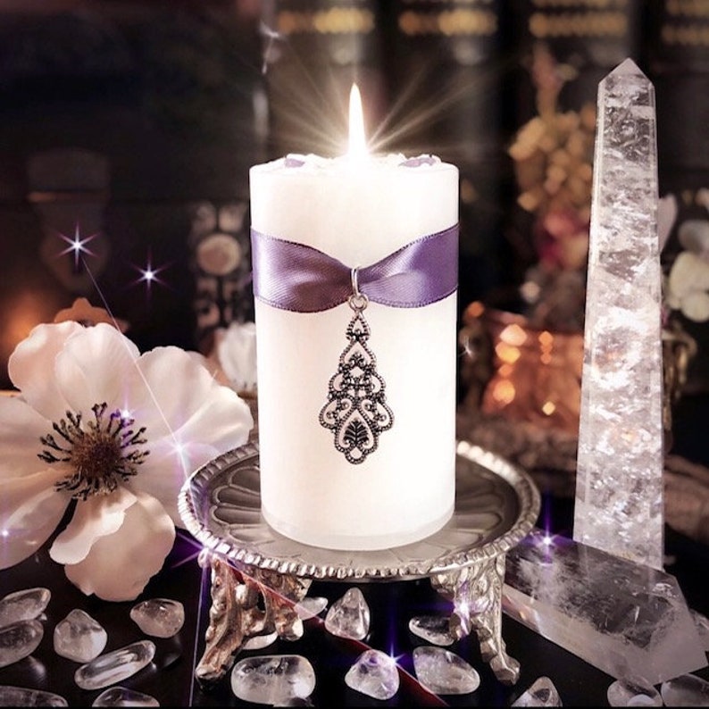 Master Healer Candles with Quartz, Amethyst and Euphoric Essentials image 1