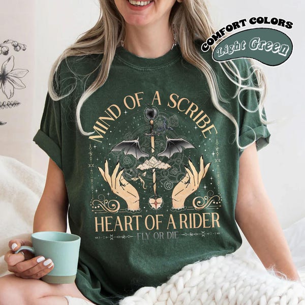 Camiseta "Mind Of A Scribe Heart Of Arider" con colores cómodos, "Vuela o muere", "Cuarta Ala", "Xaden Riorson", "Fantasy", "Cuarta Ala"