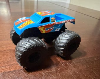 Hot Wheels Monster Truck  Race Ace #68 Plastic 1:24