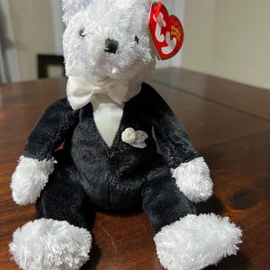 2002 Ty Beanie Baby Groom the Bear