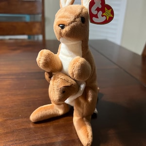 1996 Ty Beanie Baby Pouch the Kangaroo