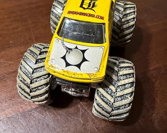 Hot Wheels Monster Jam Monster Trucks Wrecking Crew 1:64 Diecast