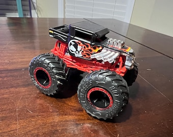 ホットウィール モンスタートラック ムーンアイズ ボーンシェーカー ホットウィール モンスタートラック ムーンアイズ ボーンシェーカー