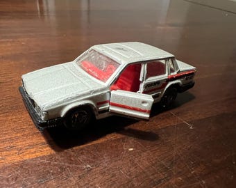 Modèle Réduit Volvo 760 GLE Bleu - Majorette - Échelle 1/61 - Occasion - Vintage