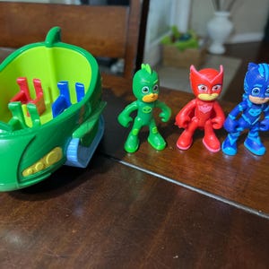 PJ Masks Gecko Mobile And Figurines