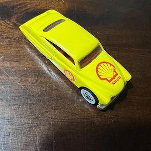 1989 Hotwheels Shell Gas Station Diecast Car