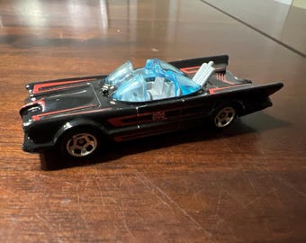 Hot Wheels DC Comics Mattel Die Cast Bat Mobile