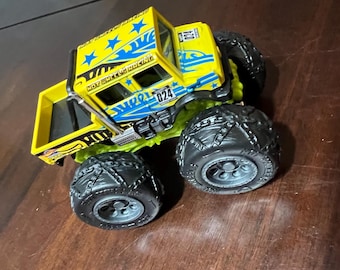 Hot Wheels Mercedes-Benz Unimog Monster Truck