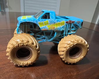 Monster Jam Mystery Mudders Blue Thunder Monster Truck