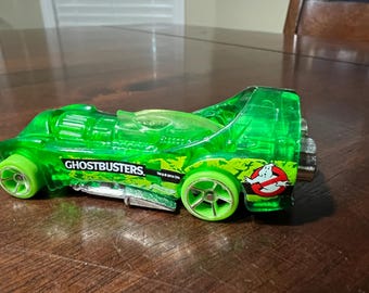 Hot Wheels Ghostbusters Ecto 1 Toy Car Movie Car 1:64 Scale