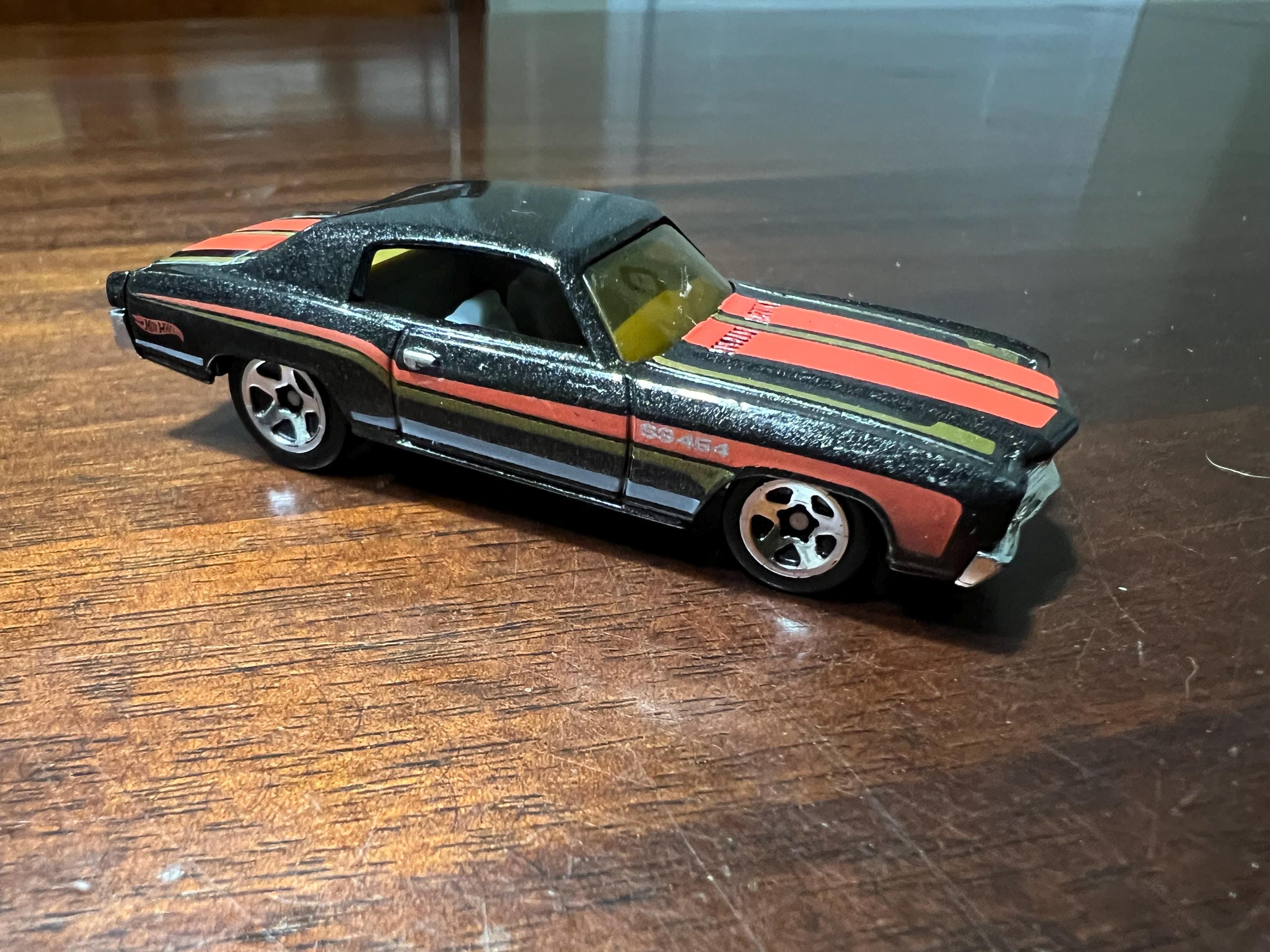 Hot Wheels '70 CHEVY MONTE CARLO SS454 Diecast Model by Mattel 1