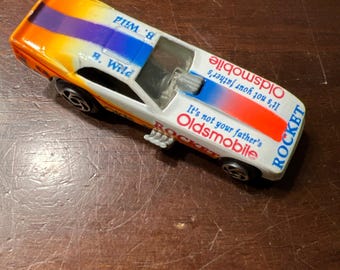 Hot Wheels RARO B. Wild Oldsmobile Rocket Funny Car Olds P3208 Vintage Diecast