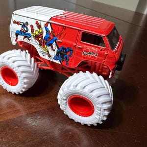 Spin Master Monster Jam Marvel Comics Van Monster Truck