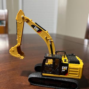 Diecast Masters 1:64 Cat 320F L Hydraulic Excavator