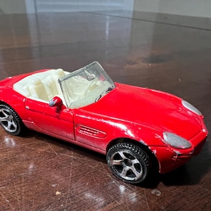 2001 MATCHBOX BMW Z8 Diecast Car