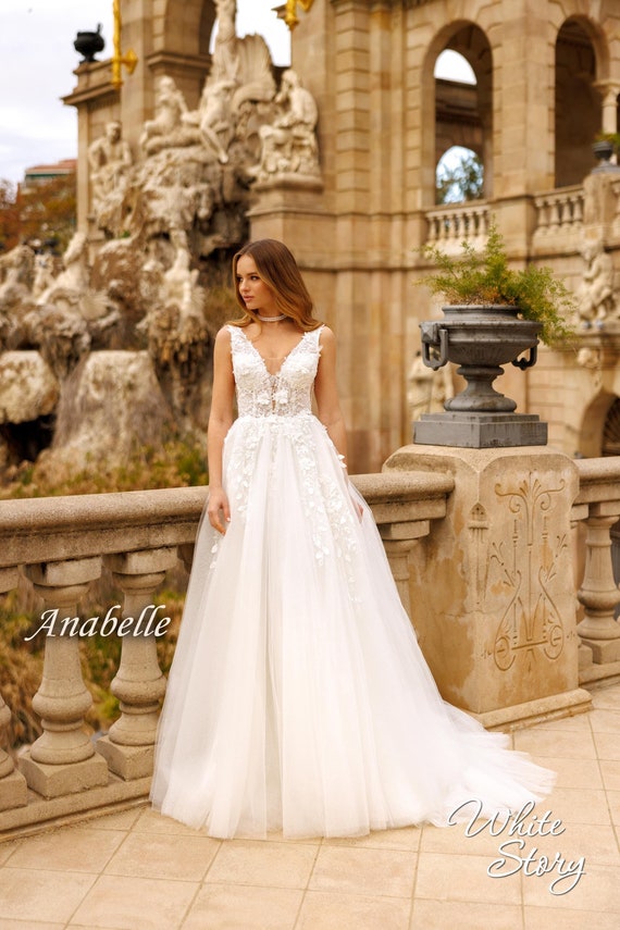 Hayley paige butterfly wedding dress best sale