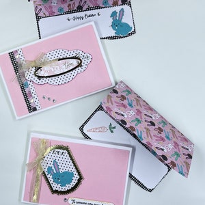 Una tarjeta de regalo emergente hecha a mano de Easter Pink Pet Theme o soportes para dinero con sobre - Mensaje interno 'Feliz Pascua' o en blanco