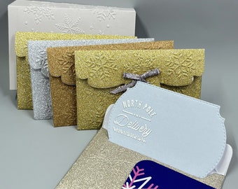 Handmade Xmas Glittery Embossed Snow Flakes Gift Card Envelopes with Magnetic Closure, Set of 5 Gold and Silver hang Tags and note card