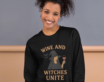 Sudadera "Vino y brujas unidos" / Camiseta para amantes del vino de Halloween / Regalo divertido de vino de brujas para ella / Cuello redondo acogedor de otoño espeluznante